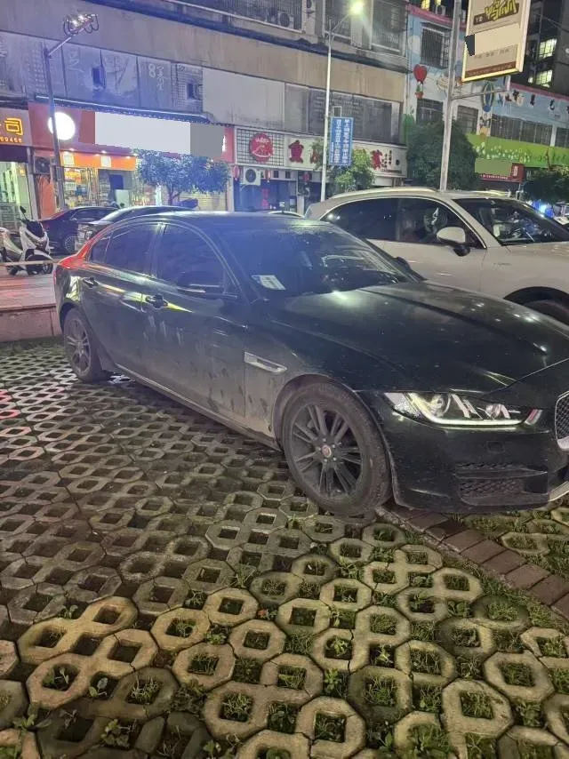 2019 Jeep Cherokee 2.0T 265HP L4 9AT,autocango,china used car exporter,china ev exporter,chinese used car exporter,chinese used ev exporter