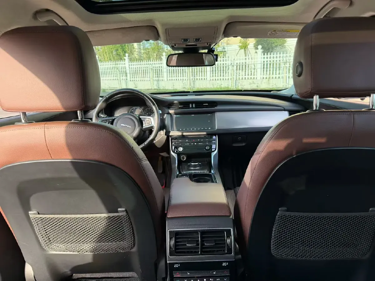 2018 Mercedes-Benz E Class 2.0T 184HP L4 9AT,autocango,china used car exporter,china ev exporter,chinese used car exporter,chinese used ev exporter