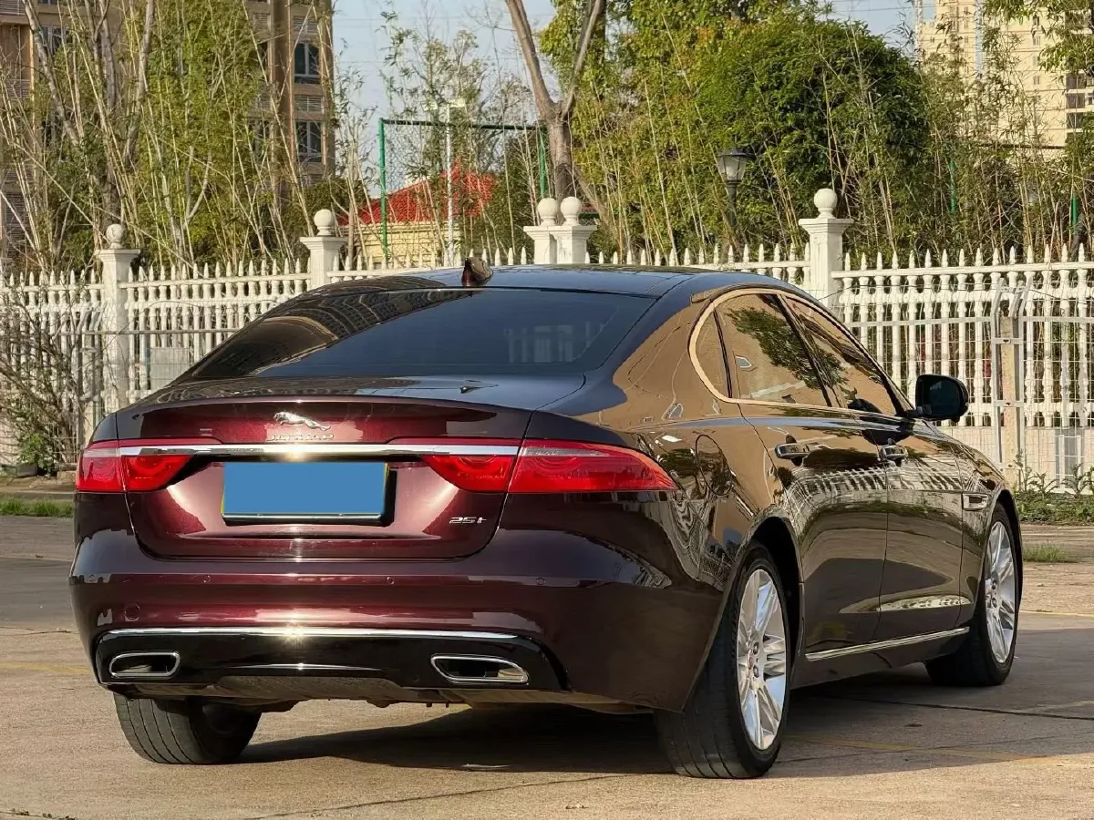 2018 Mercedes-Benz E Class 2.0T 184HP L4 9AT,autocango,china used car exporter,china ev exporter,chinese used car exporter,chinese used ev exporter