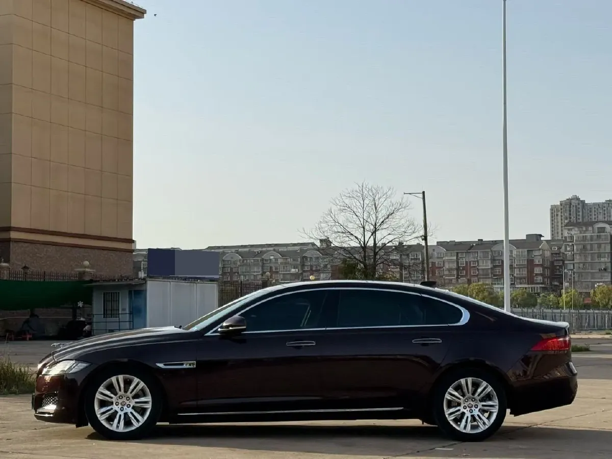 2018 Mercedes-Benz E Class 2.0T 184HP L4 9AT,autocango,china used car exporter,china ev exporter,chinese used car exporter,chinese used ev exporter