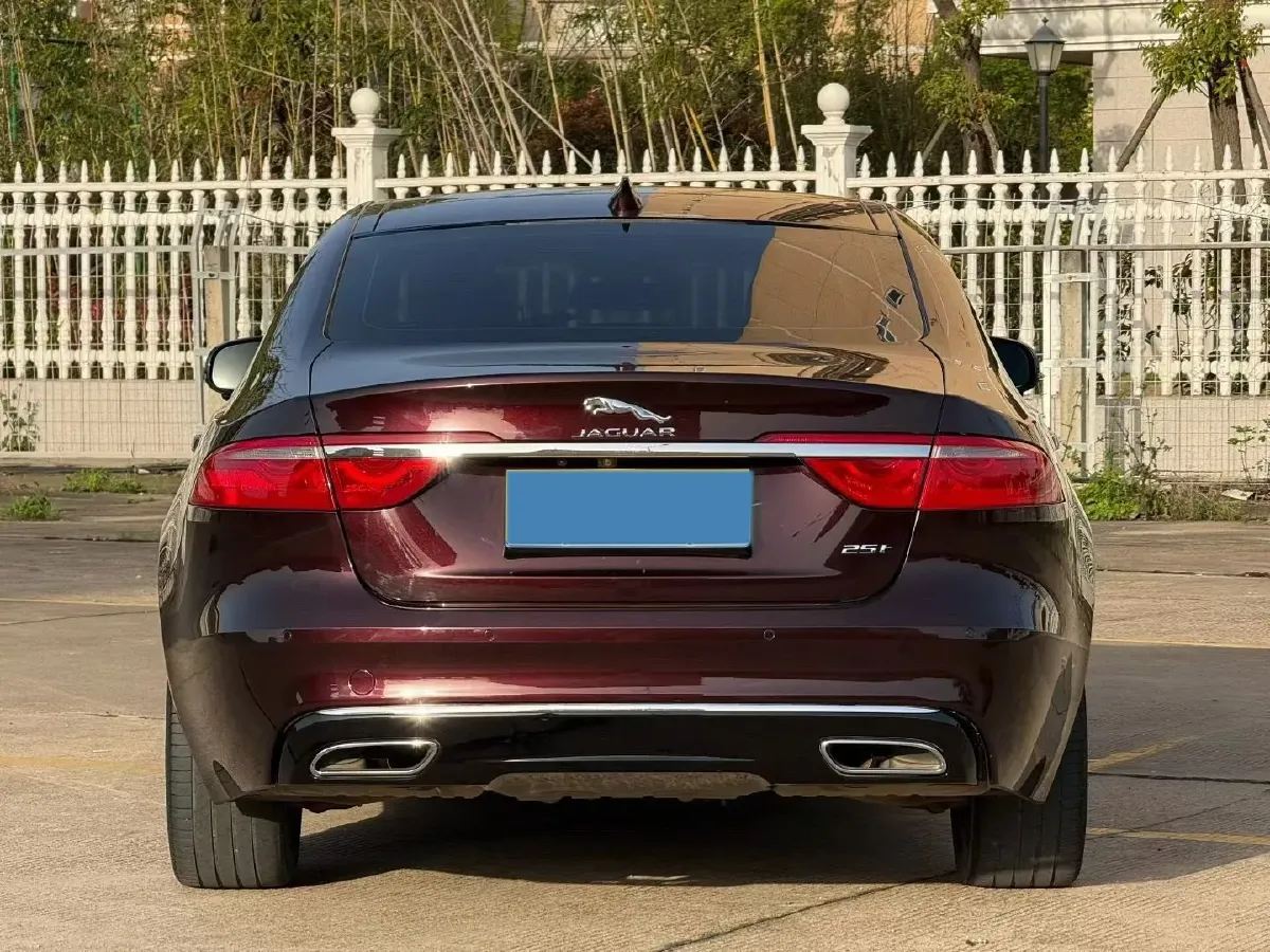 2018 Mercedes-Benz E Class 2.0T 184HP L4 9AT,autocango,china used car exporter,china ev exporter,chinese used car exporter,chinese used ev exporter