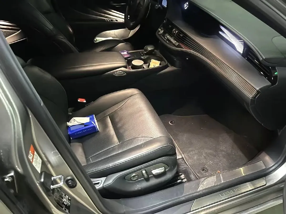 2020 Lexus LS 3.5L 299HP V6 E-CVT Hybrid,autocango,china used car exporter,china ev exporter,chinese used car exporter,chinese used ev exporter