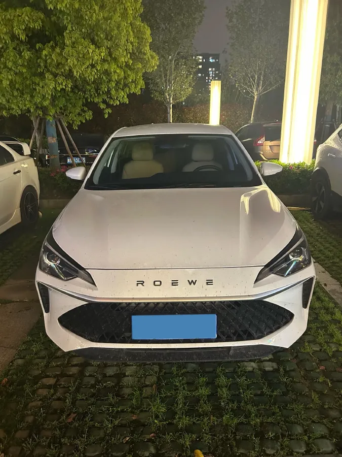 2026 Roewe i5 1.5L 129HP L4 5MT,autocango,china used car exporter,china ev exporter,chinese used car exporter,chinese used ev exporter