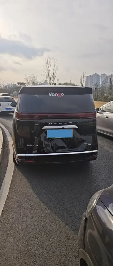 2025 Denza D9 1.5T 156HP L4 E-CVT PHEV 40KWH,autocango,china used car exporter,china ev exporter,chinese used car exporter,chinese used ev exporter