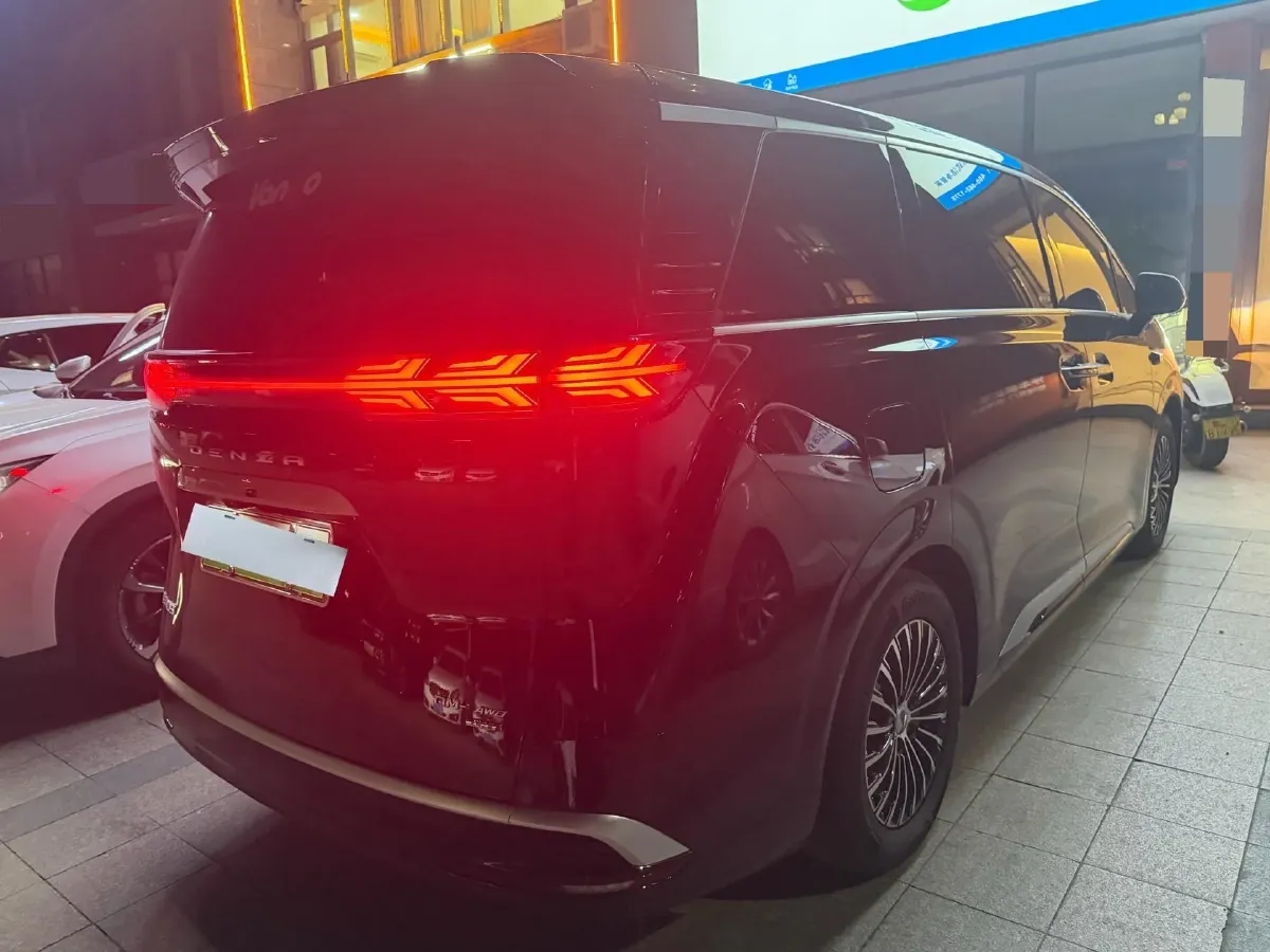 2025 Denza D9 1.5T 156HP L4 E-CVT PHEV 40KWH,autocango,china used car exporter,china ev exporter,chinese used car exporter,chinese used ev exporter
