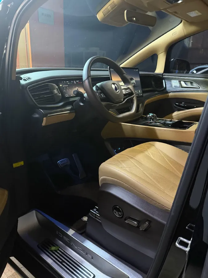 2025 Denza D9 1.5T 156HP L4 E-CVT PHEV 40KWH,autocango,china used car exporter,china ev exporter,chinese used car exporter,chinese used ev exporter