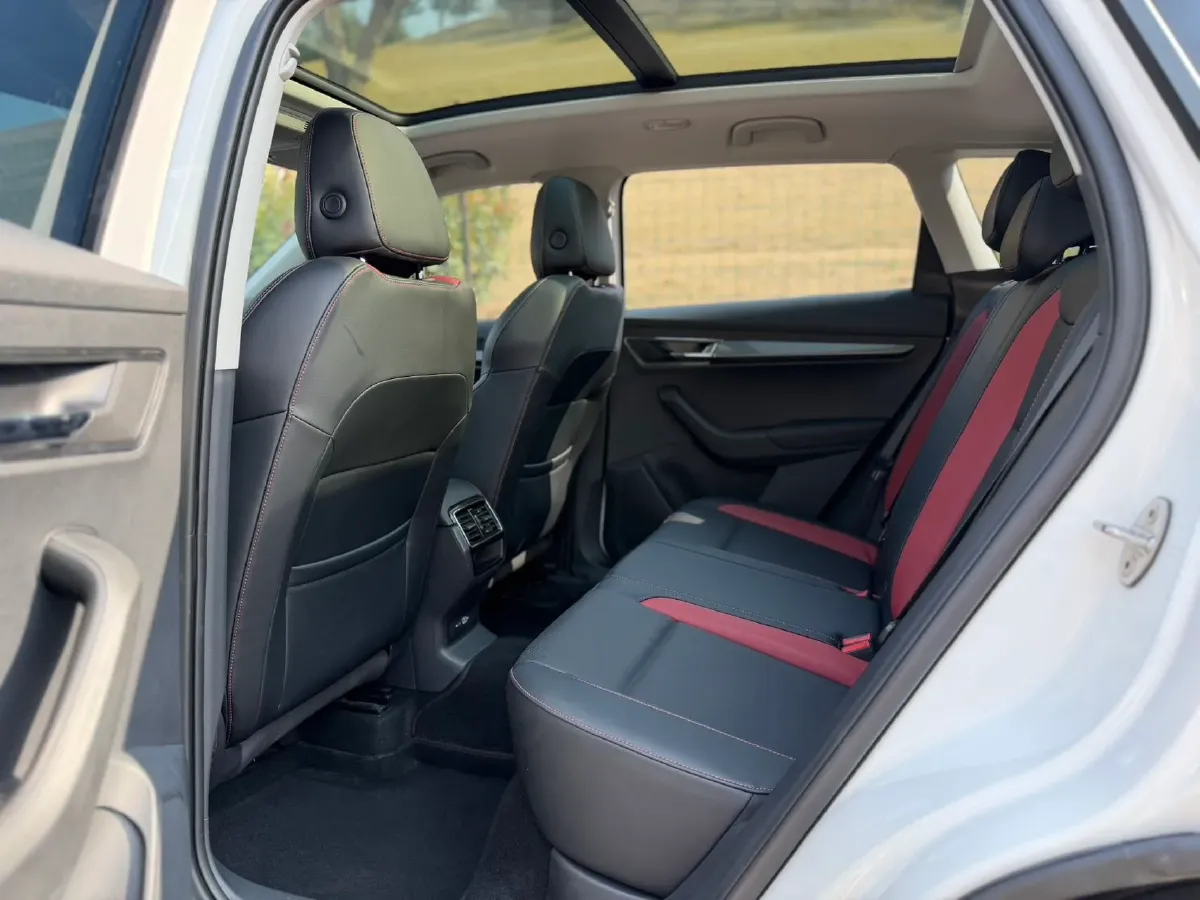 2022 Skoda Karoq 1.4T 150HP L4 7DCT,autocango,china used car exporter,china ev exporter,chinese used car exporter,chinese used ev exporter