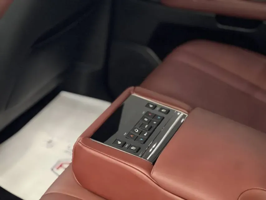 2017 Lexus LX 5.7L 367HP V8 8AT,autocango,china used car exporter,china ev exporter,chinese used car exporter,chinese used ev exporter