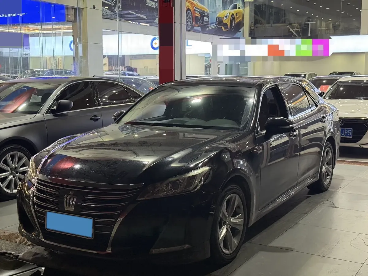2015 Toyota Crown 2.0T 235HP L4 8AT,autocango,china used car exporter,china ev exporter,chinese used car exporter,chinese used ev exporter