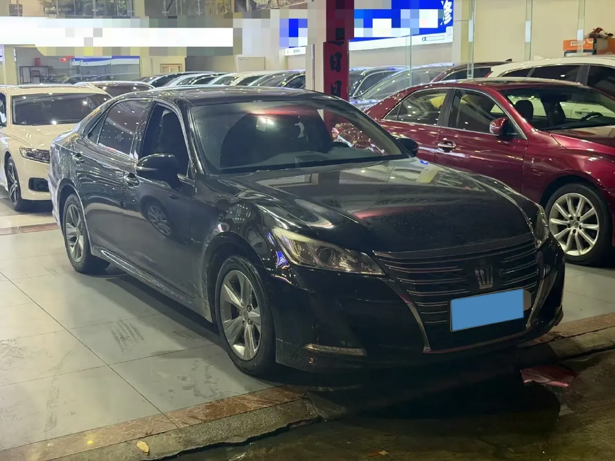 2015 Toyota Crown 2.0T 235HP L4 8AT,autocango,china used car exporter,china ev exporter,chinese used car exporter,chinese used ev exporter