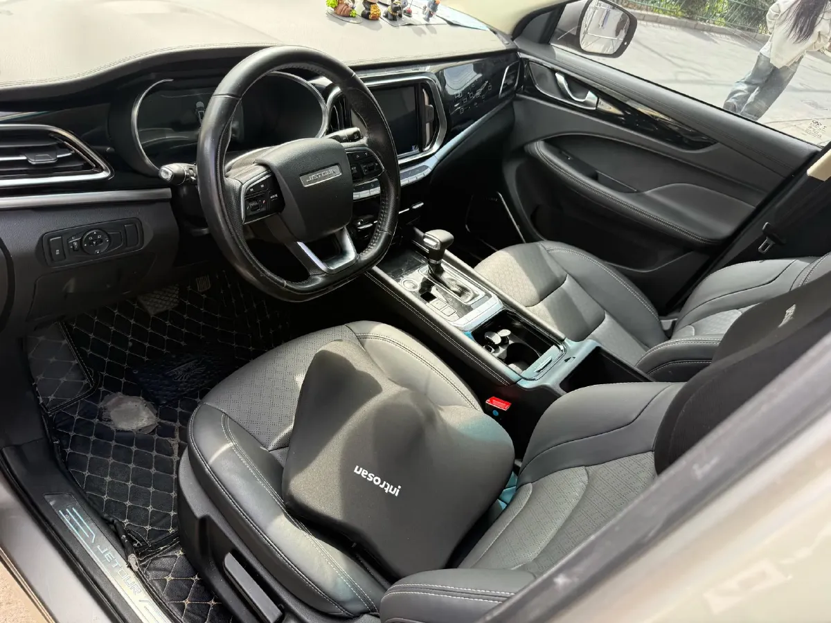 2019 Jetour X90 1.6T 197HP L4 7DCT,autocango,china used car exporter,china ev exporter,chinese used car exporter,chinese used ev exporter