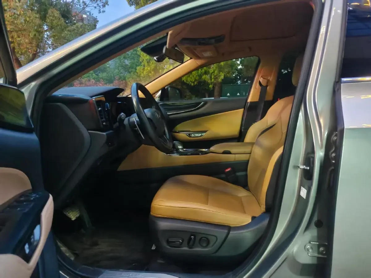 2022 Lexus NX 2.5L 205HP L4 8AT,autocango,china used car exporter,china ev exporter,chinese used car exporter,chinese used ev exporter