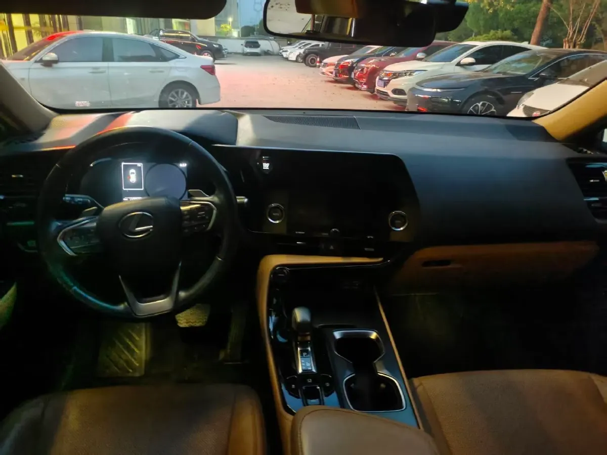 2022 Lexus NX 2.5L 205HP L4 8AT,autocango,china used car exporter,china ev exporter,chinese used car exporter,chinese used ev exporter