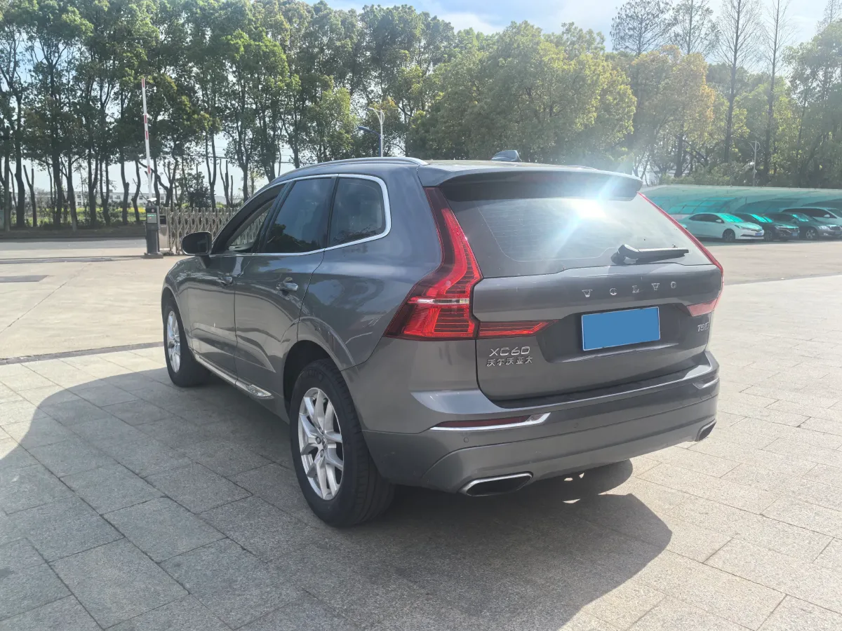 2020 Volvo XC60 2.0T 254HP L4 8AT,autocango,china used car exporter,china ev exporter,chinese used car exporter,chinese used ev exporter