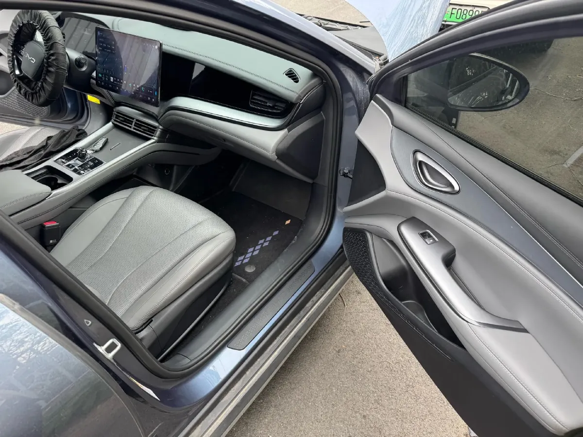 2025 BYD Seal07 DM-i 1.5L 101HP L4 E-CVT PHEV 17.6KWH,autocango,china used car exporter,china ev exporter,chinese used car exporter,chinese used ev exporter