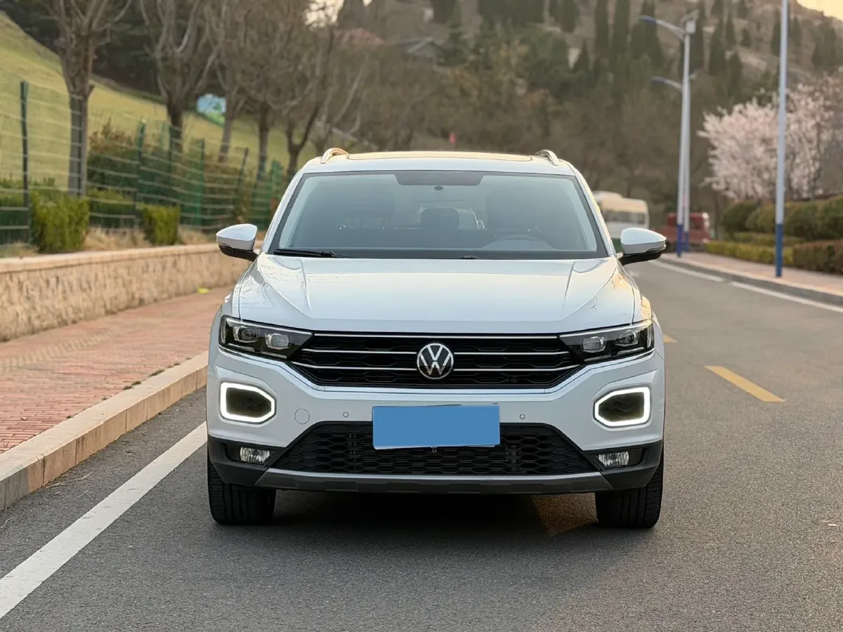 2022 Volkswagen T-Roc 1.4T 150HP L4 7DCT,autocango,china used car exporter,china ev exporter,chinese used car exporter,chinese used ev exporter