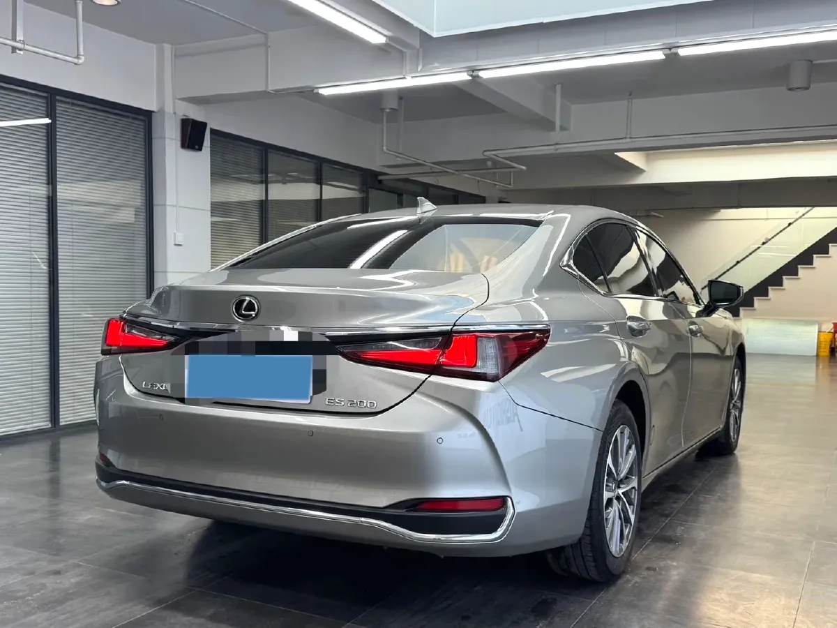 2021 Lexus ES 2.0L 173HP L4 CVT,autocango,china used car exporter,china ev exporter,chinese used car exporter,chinese used ev exporter