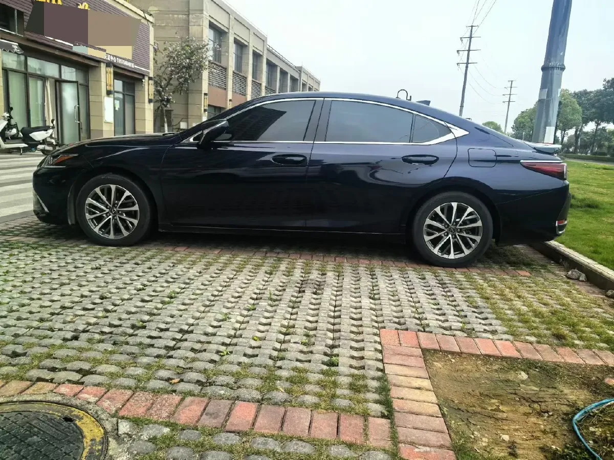 2021 Lexus ES 2.5L 178HP L4 E-CVT Hybrid,autocango,china used car exporter,china ev exporter,chinese used car exporter,chinese used ev exporter