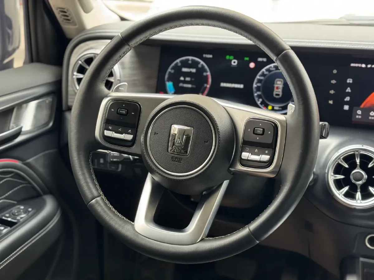 2023 Tank 300 2.0T 227HP L4 8AT,autocango,china used car exporter,china ev exporter,chinese used car exporter,chinese used ev exporter