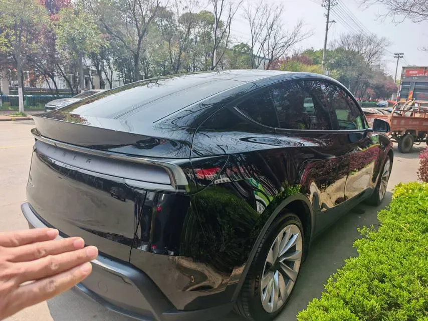 2025 Tesla Model Y BEV 62.5KWH,autocango,china used car exporter,china ev exporter,chinese used car exporter,chinese used ev exporter