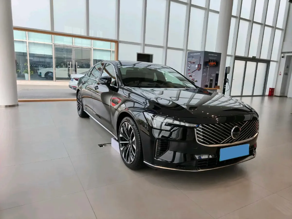 2026 Volvo S90 PHEV 2.0T 310HP L4 8AT PHEV,autocango,china used car exporter,china ev exporter,chinese used car exporter,chinese used ev exporter