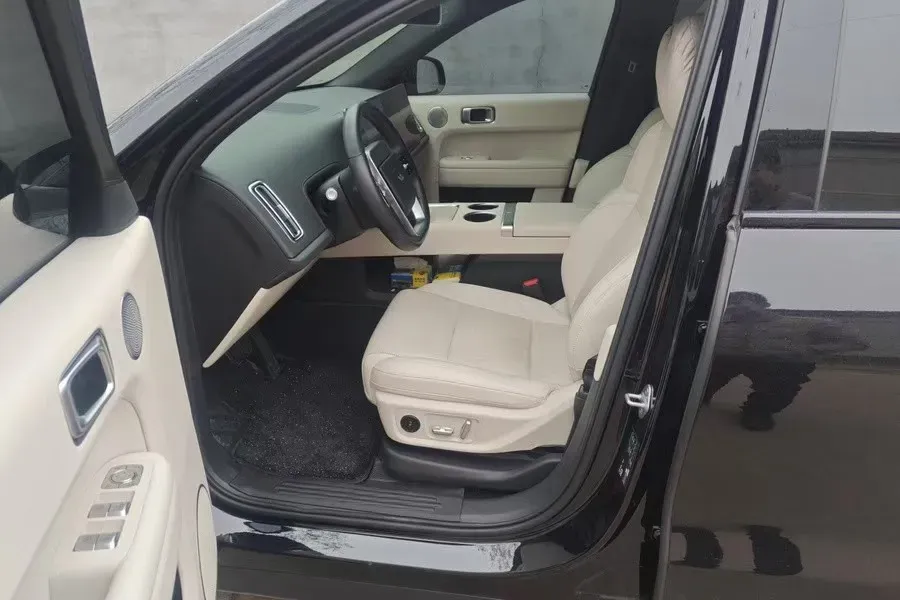 2024 Li L6 Range Extended 154HP L4 REEV 36.8KWH,autocango,china used car exporter,china ev exporter,chinese used car exporter,chinese used ev exporter