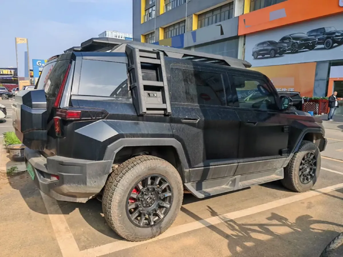 2024 M Hero 917 REEV 197HP 2AT REEV 65.8KWH,autocango,china used car exporter,china ev exporter,chinese used car exporter,chinese used ev exporter
