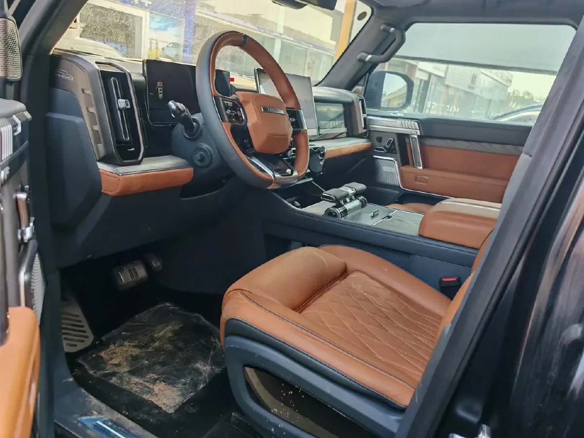 2024 M Hero 917 REEV 197HP 2AT REEV 65.8KWH,autocango,china used car exporter,china ev exporter,chinese used car exporter,chinese used ev exporter