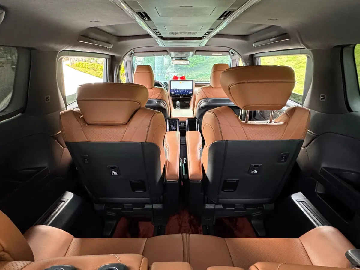2024 Toyota Alphard 2.5L 190HP L4 E-CVT Hybrid,autocango,china used car exporter,china ev exporter,chinese used car exporter,chinese used ev exporter