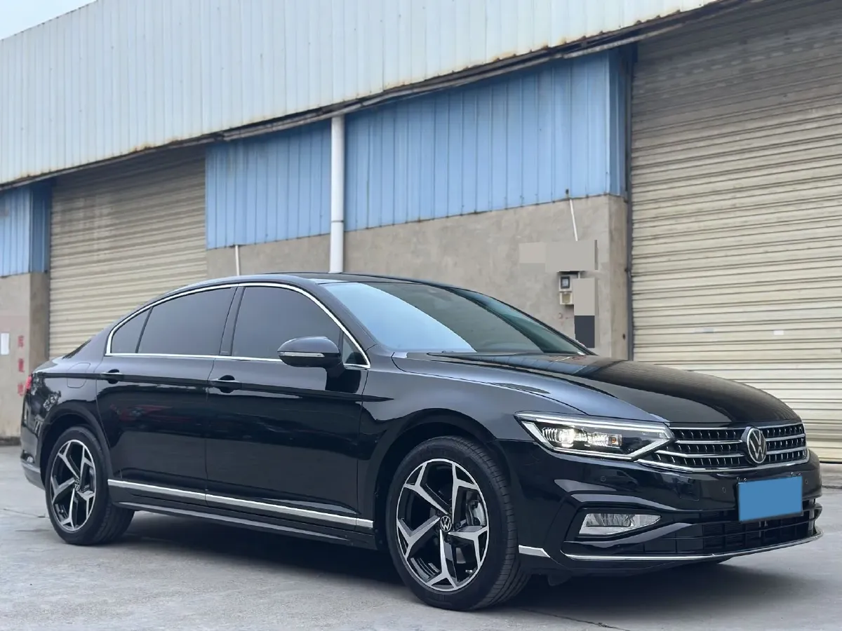 2025 Volkswagen Magotan 2.0T 186HP L4 7DCT,autocango,china used car exporter,china ev exporter,chinese used car exporter,chinese used ev exporter