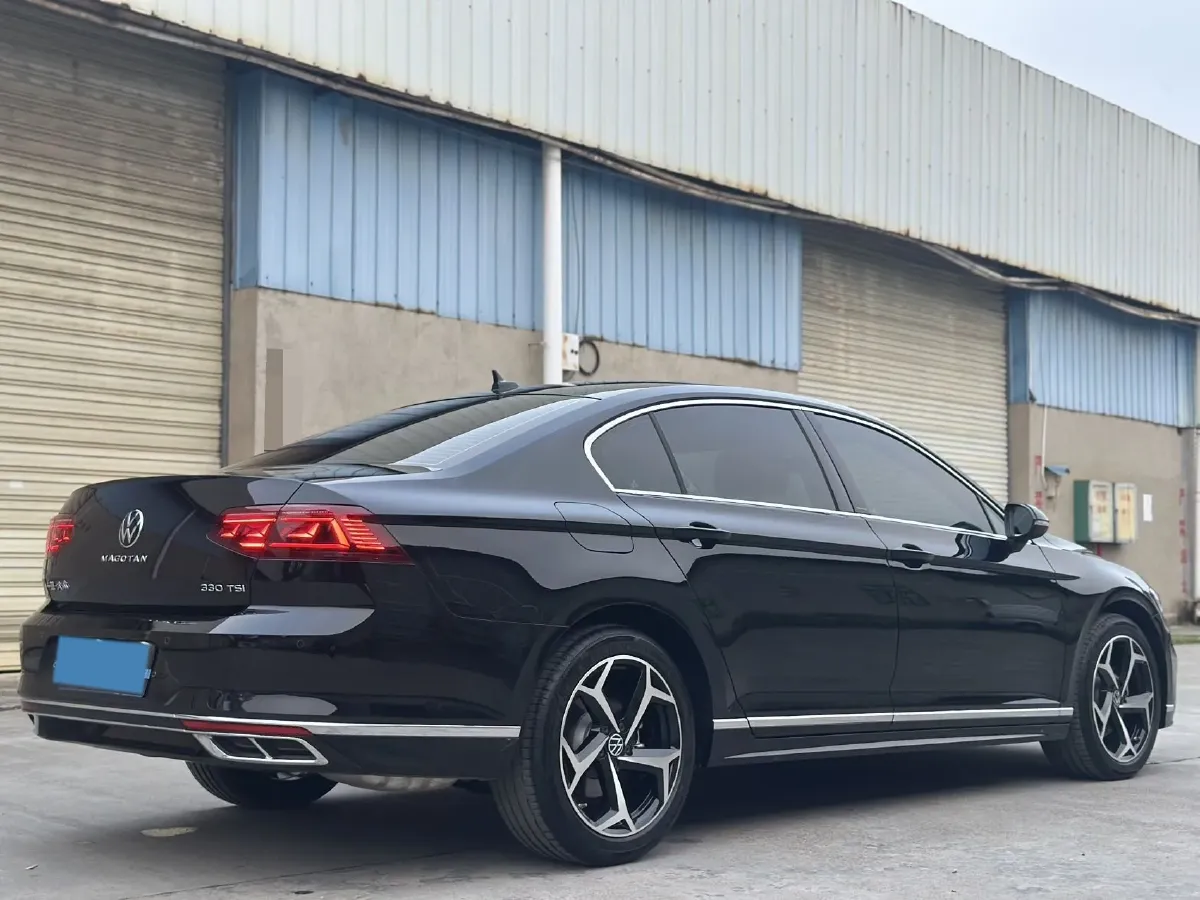 2025 Volkswagen Magotan 2.0T 186HP L4 7DCT,autocango,china used car exporter,china ev exporter,chinese used car exporter,chinese used ev exporter