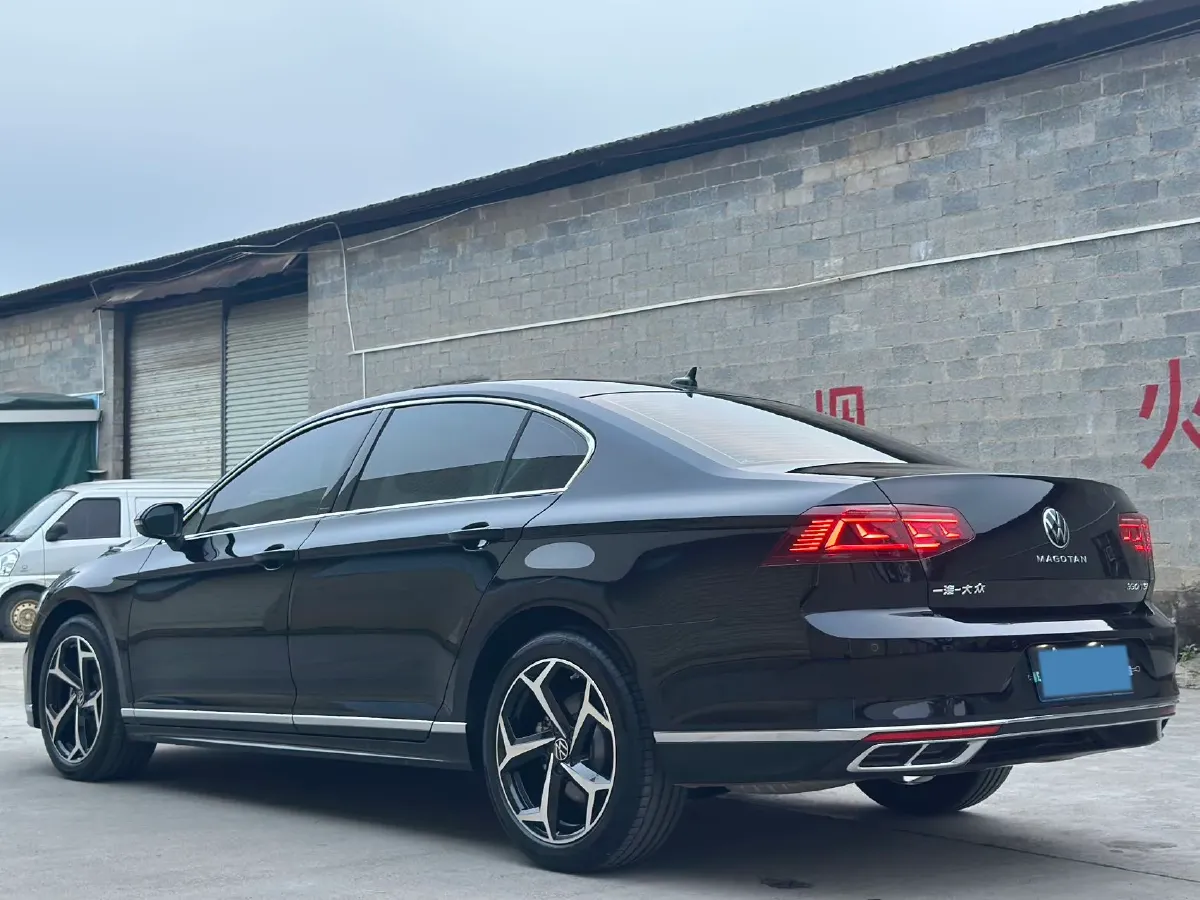 2025 Volkswagen Magotan 2.0T 186HP L4 7DCT,autocango,china used car exporter,china ev exporter,chinese used car exporter,chinese used ev exporter