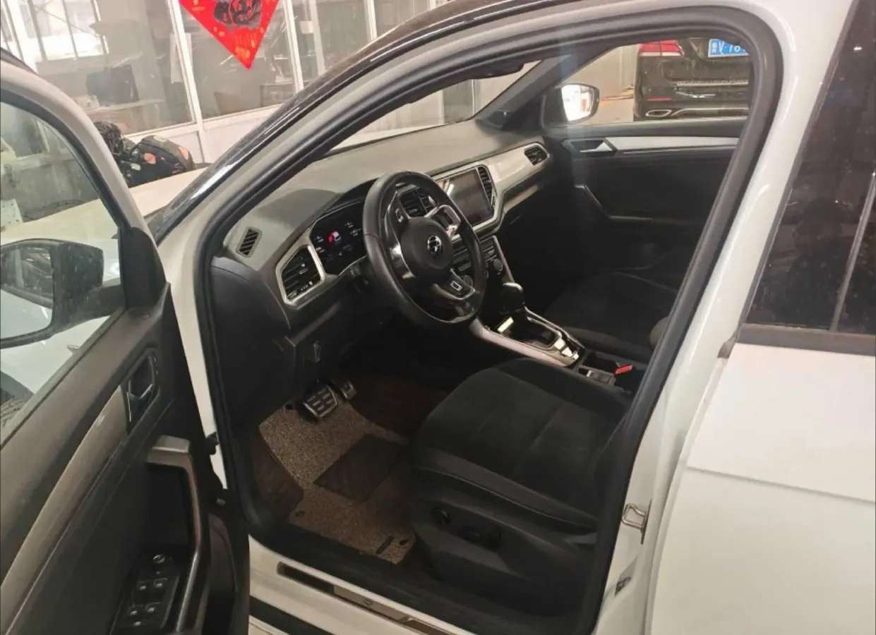 2022 Volkswagen T-Roc 1.4T 150HP L4 7DCT,autocango,china used car exporter,china ev exporter,chinese used car exporter,chinese used ev exporter