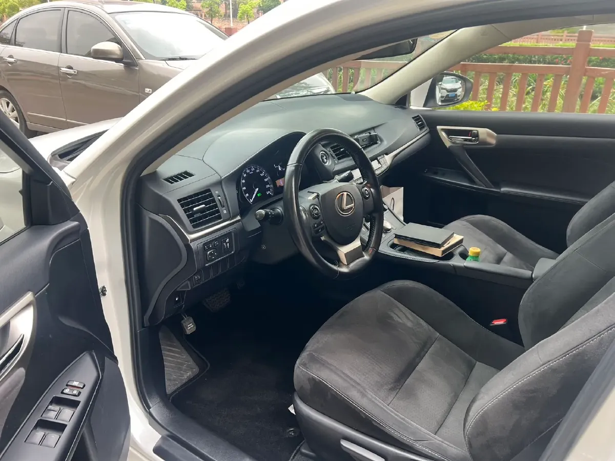 2017 Lexus CT 1.8L 99HP L4 E-CVT Hybrid,autocango,china used car exporter,china ev exporter,chinese used car exporter,chinese used ev exporter