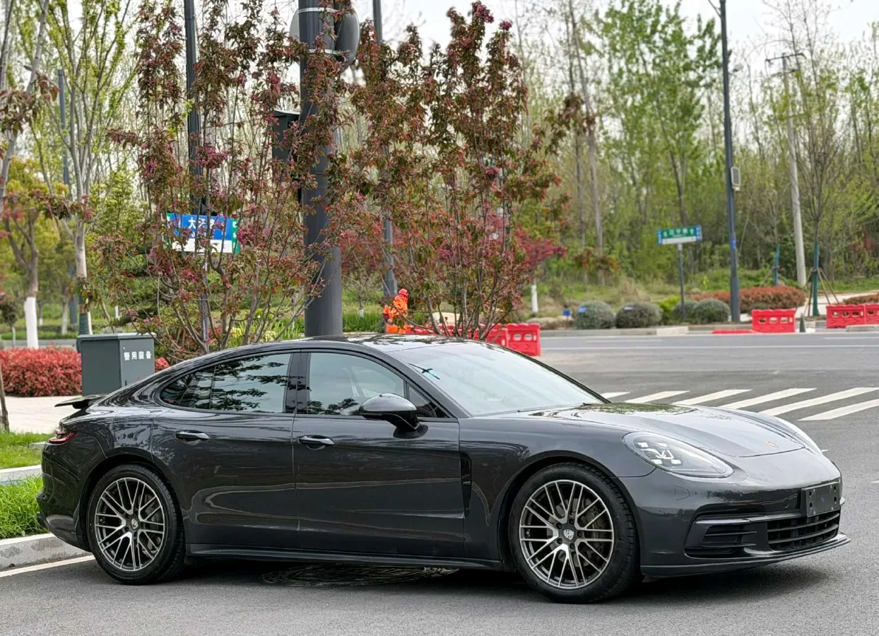 2017 BMW X6 3.0T 306HP L6 8AT,autocango,china used car exporter,china ev exporter,chinese used car exporter,chinese used ev exporter