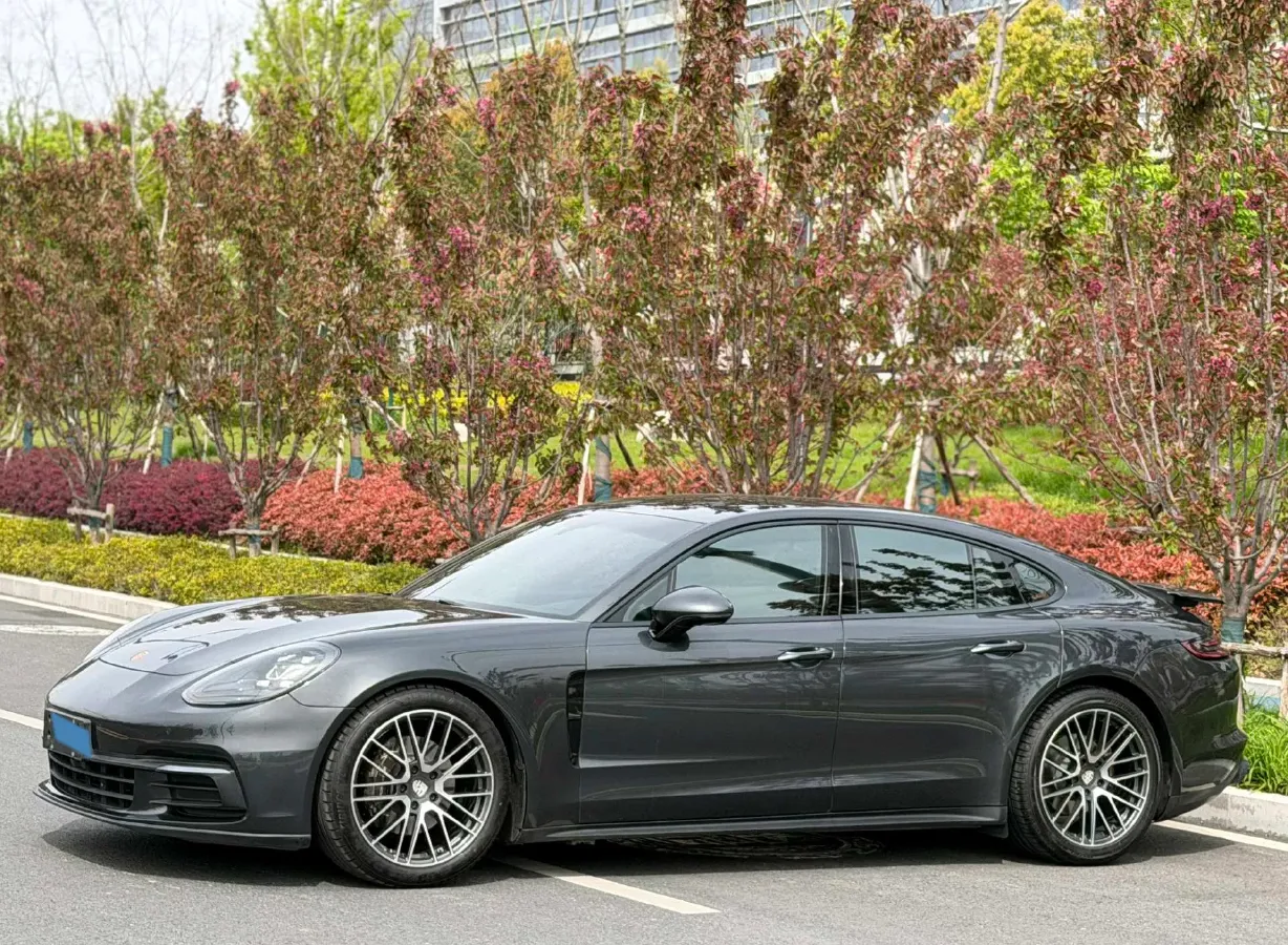 2017 BMW X6 3.0T 306HP L6 8AT,autocango,china used car exporter,china ev exporter,chinese used car exporter,chinese used ev exporter