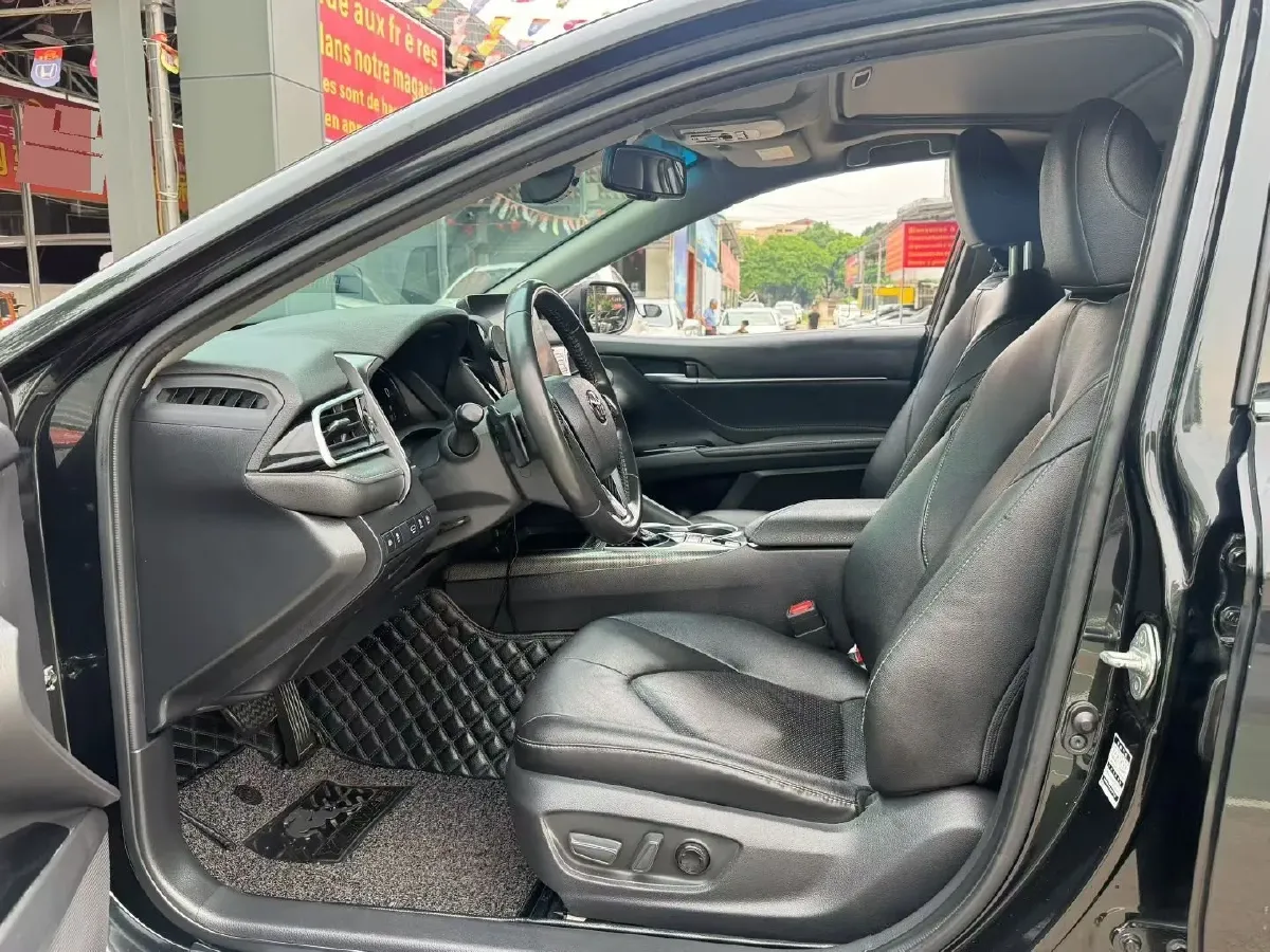 2021 Toyota Camry 2.5L 209HP L4 8AT,autocango,china used car exporter,china ev exporter,chinese used car exporter,chinese used ev exporter