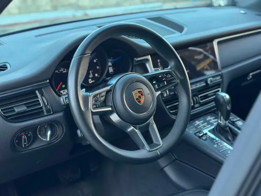 2018 Porsche Macan 2.0T 252HP L4 7DCT,autocango,china used car exporter,china ev exporter,chinese used car exporter,chinese used ev exporter