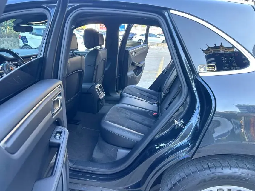 2018 Porsche Macan 2.0T 252HP L4 7DCT,autocango,china used car exporter,china ev exporter,chinese used car exporter,chinese used ev exporter