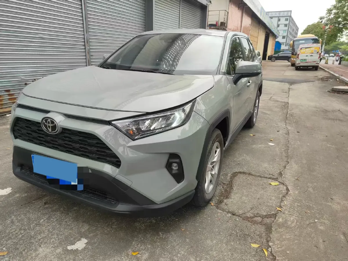 2023 Toyota RAV4 2.0L 171HP L4 CVT,autocango,china used car exporter,china ev exporter,chinese used car exporter,chinese used ev exporter