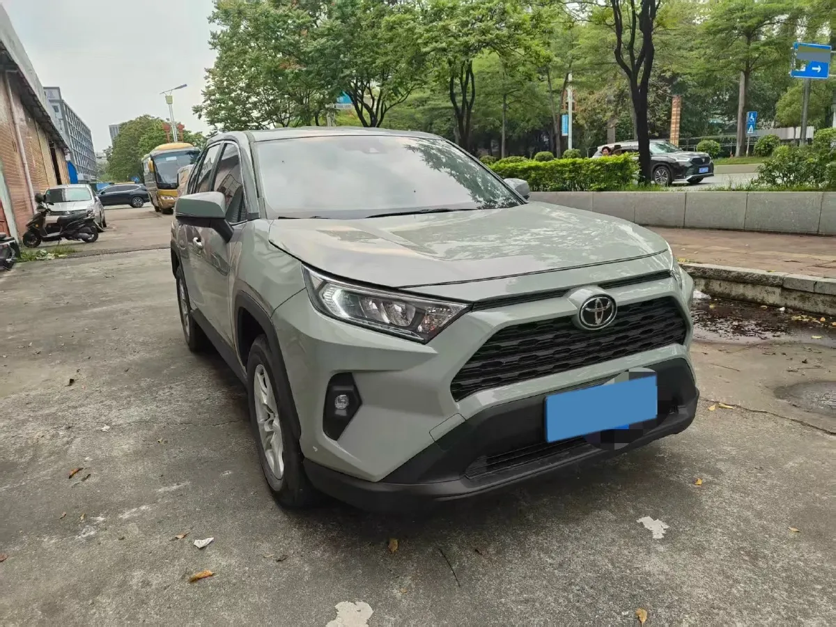 2023 Toyota RAV4 2.0L 171HP L4 CVT,autocango,china used car exporter,china ev exporter,chinese used car exporter,chinese used ev exporter