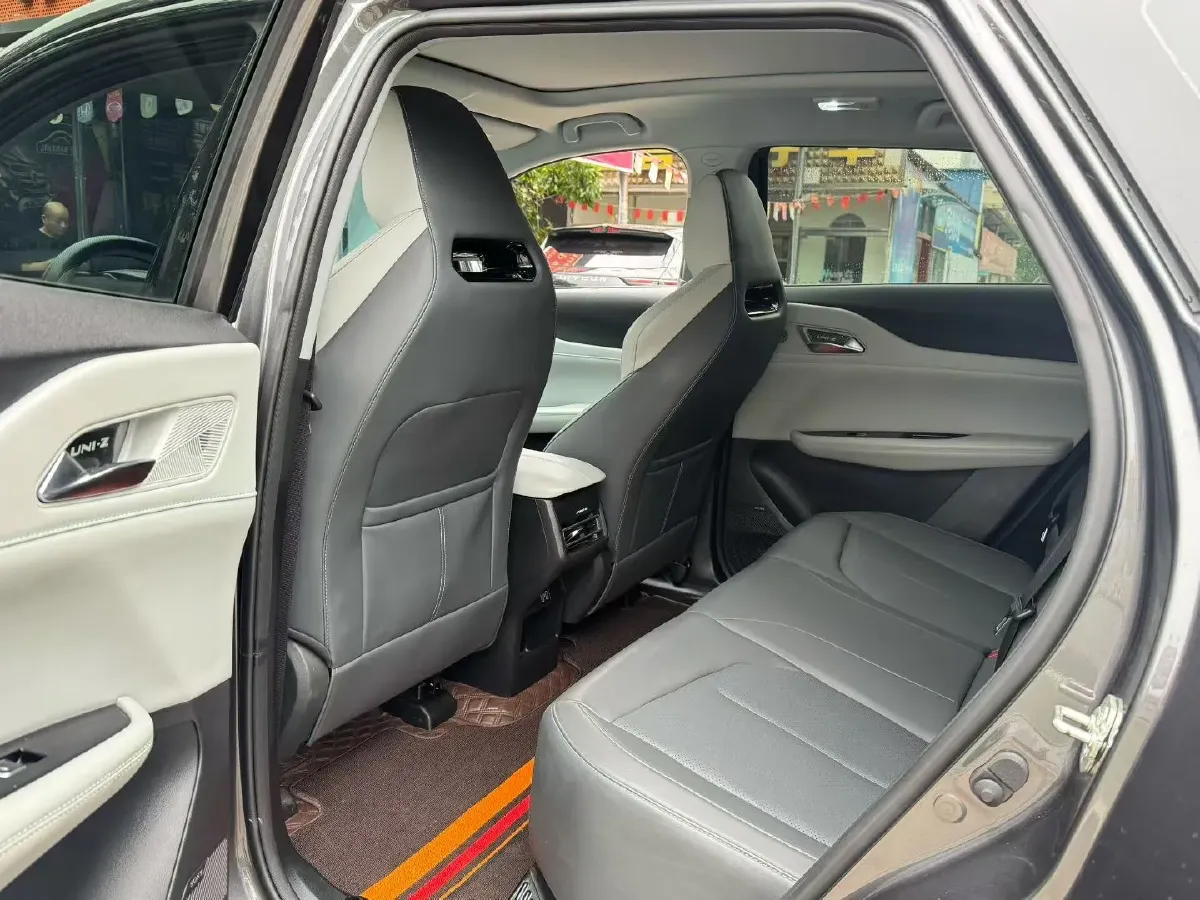 2025 ChangAn UNI-Z 1.5T 188HP L4 7DCT,autocango,china used car exporter,china ev exporter,chinese used car exporter,chinese used ev exporter