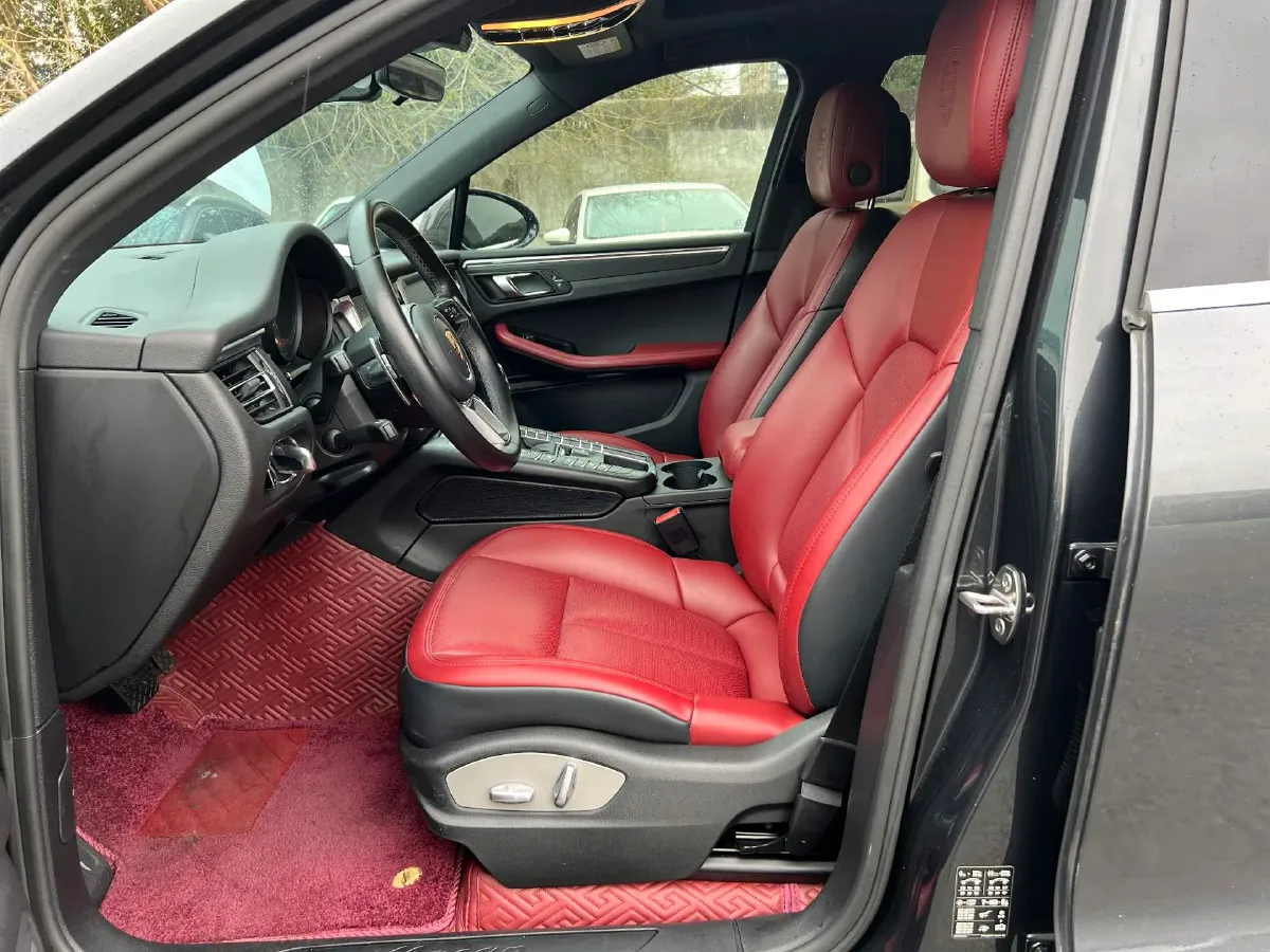 2018 Porsche Macan 2.0T 252HP L4 7DCT,autocango,china used car exporter,china ev exporter,chinese used car exporter,chinese used ev exporter