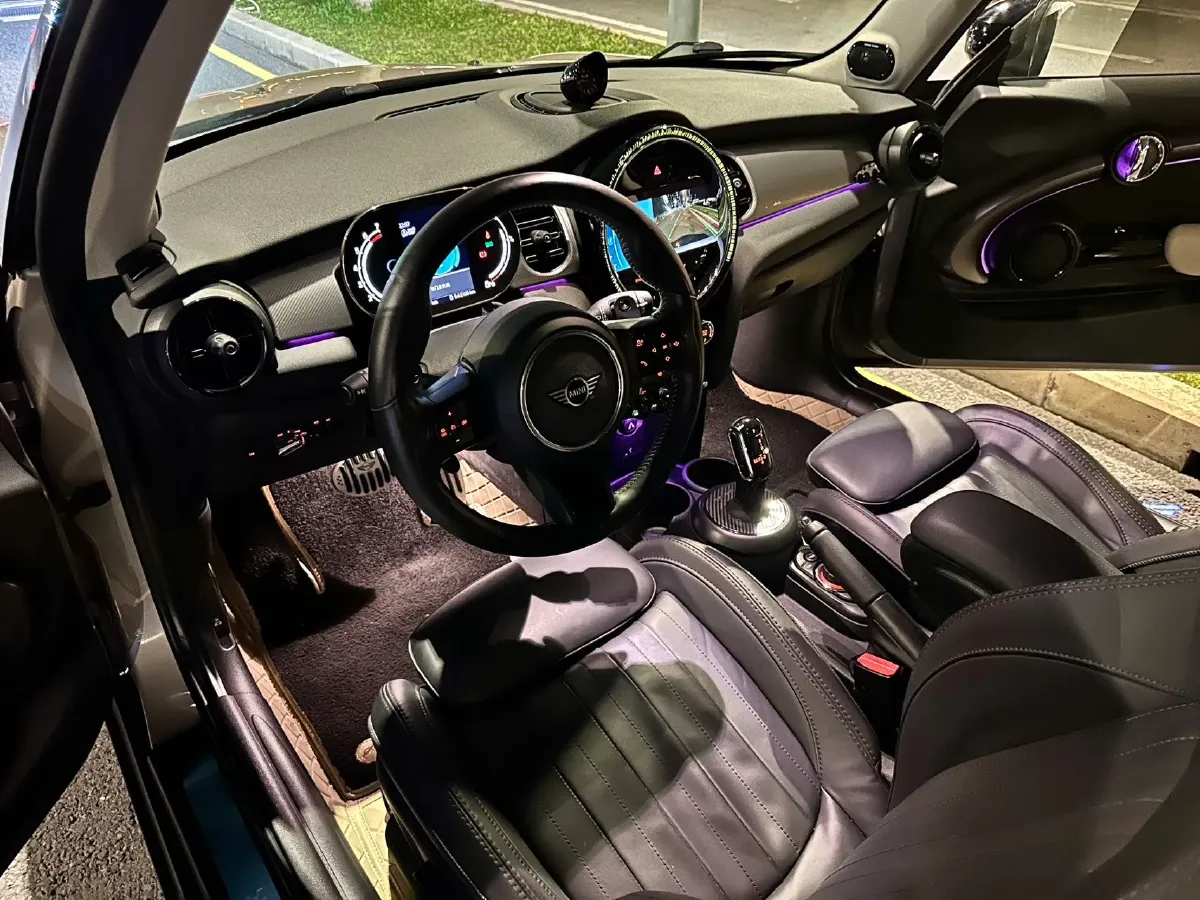 2022 MINI MINI 2.0T 192HP L4 7DCT,autocango,china used car exporter,china ev exporter,chinese used car exporter,chinese used ev exporter