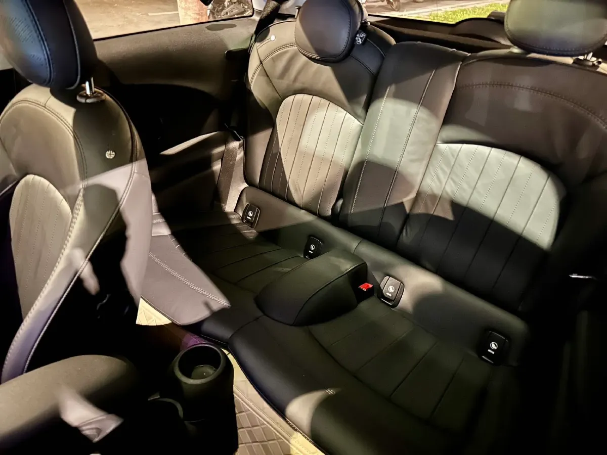 2022 MINI MINI 2.0T 192HP L4 7DCT,autocango,china used car exporter,china ev exporter,chinese used car exporter,chinese used ev exporter