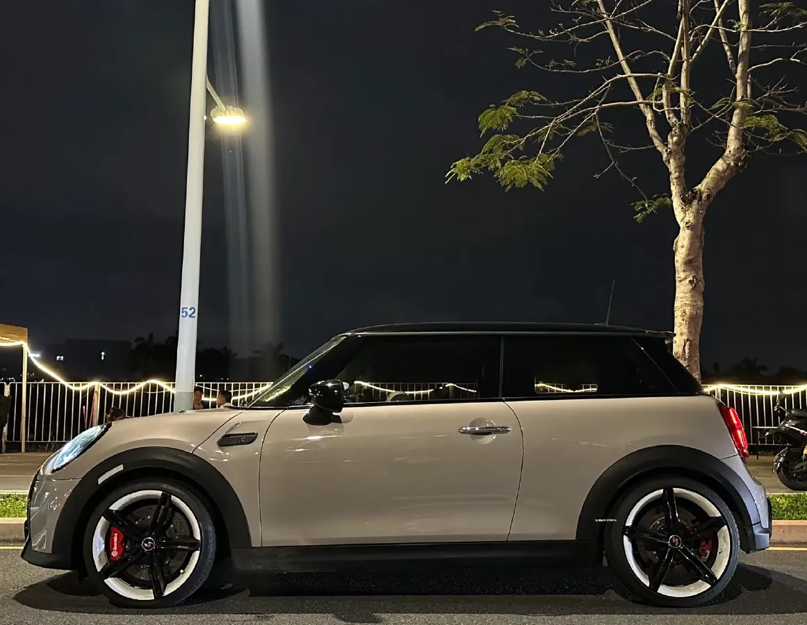 2022 MINI MINI 2.0T 192HP L4 7DCT,autocango,china used car exporter,china ev exporter,chinese used car exporter,chinese used ev exporter