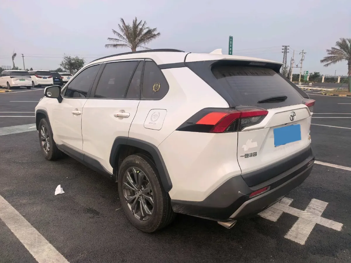 2023 Toyota RAV4 2.0L 171HP L4 CVT,autocango,china used car exporter,china ev exporter,chinese used car exporter,chinese used ev exporter