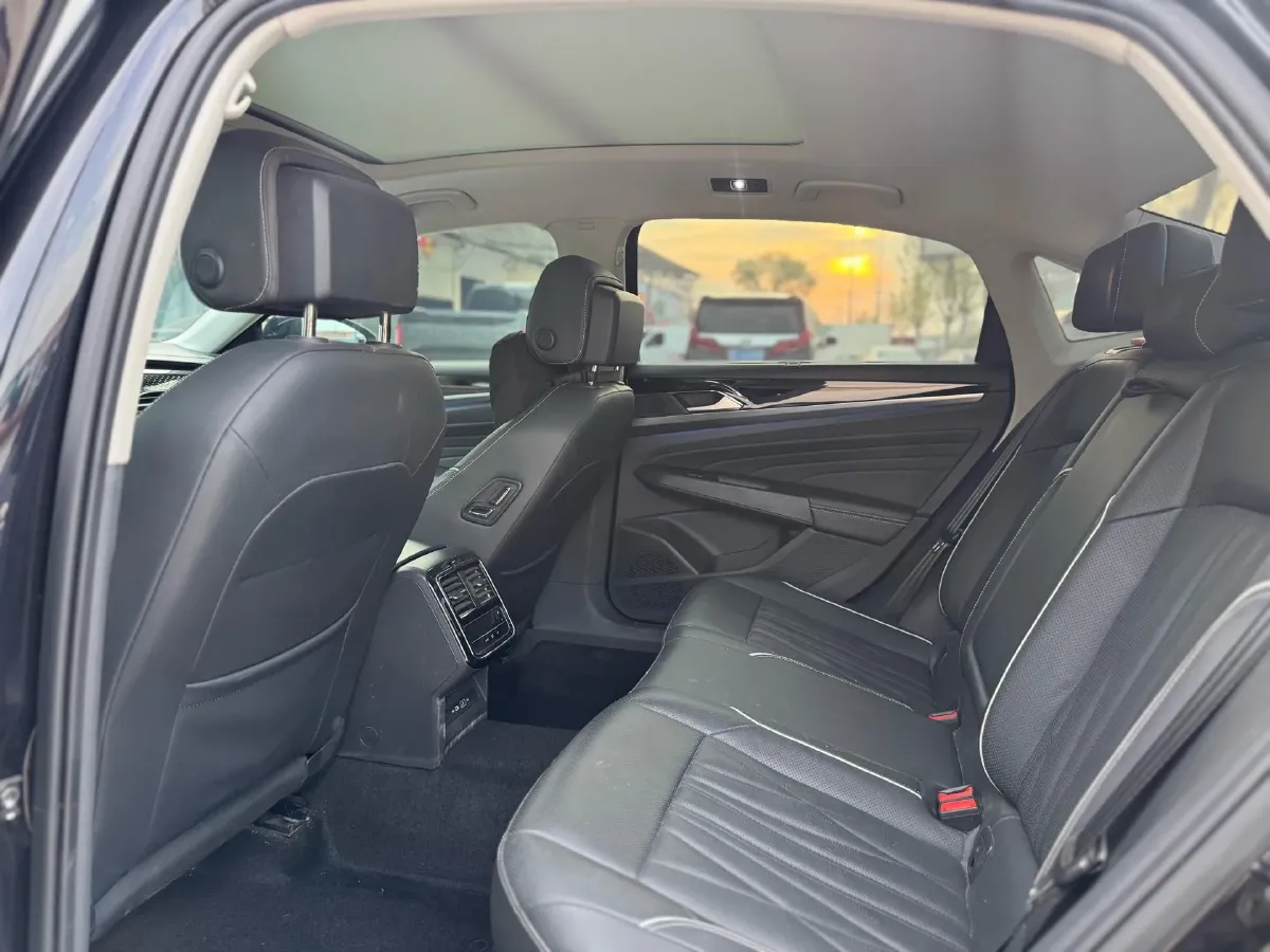 2021 Volkswagen Passat 2.0T 186HP L4 7DCT,autocango,china used car exporter,china ev exporter,chinese used car exporter,chinese used ev exporter