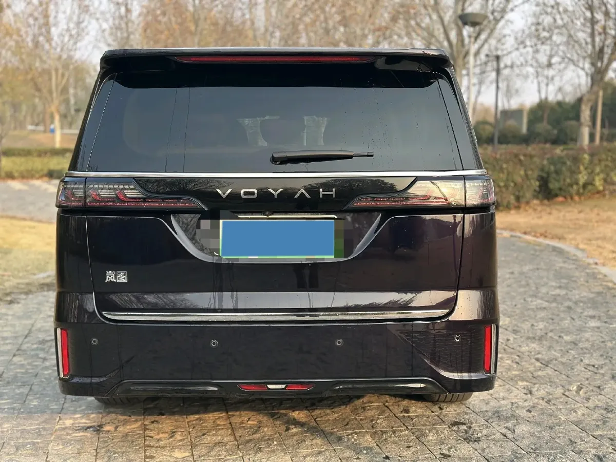 2025 Voyah Dream 1.5T 150HP L4 PHEV 41.7KWH,autocango,china used car exporter,china ev exporter,chinese used car exporter,chinese used ev exporter
