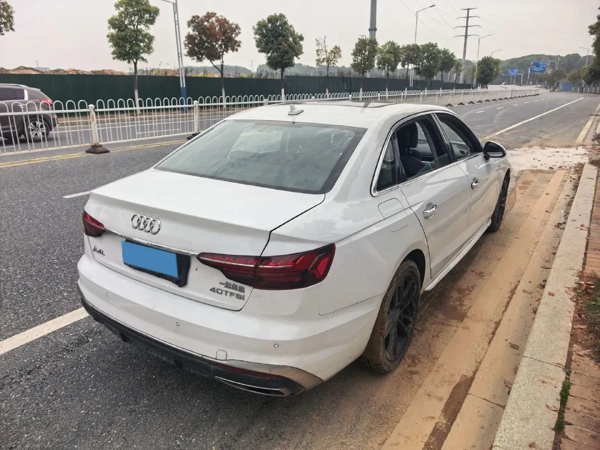 2020 Audi A4L 2.0T 190HP L4 7DCT,autocango,china used car exporter,china ev exporter,chinese used car exporter,chinese used ev exporter